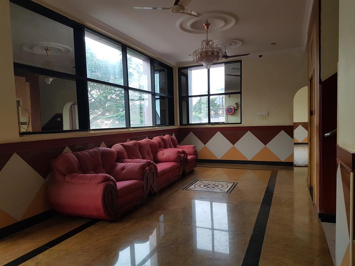 Hotel Subhalakshmi Palace Karaikkudi Luaran gambar
