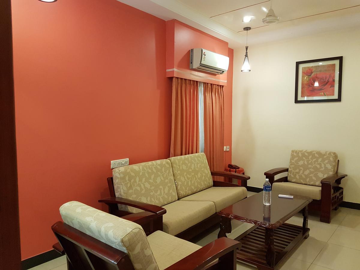 Hotel Subhalakshmi Palace Karaikkudi Luaran gambar