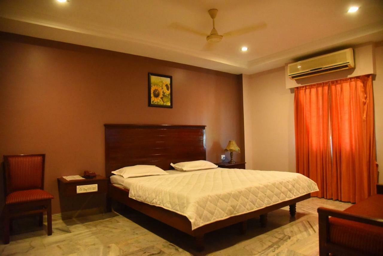 Hotel Subhalakshmi Palace Karaikkudi Luaran gambar