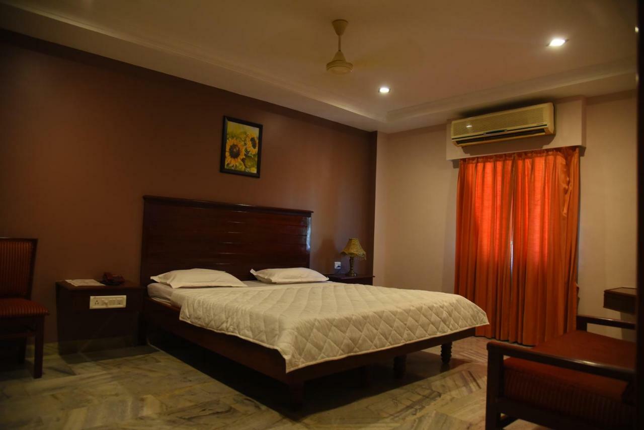 Hotel Subhalakshmi Palace Karaikkudi Luaran gambar