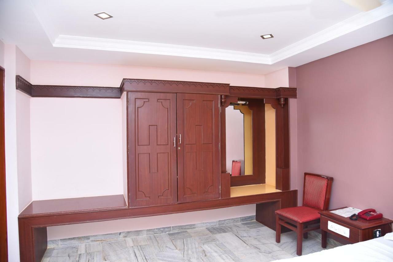 Hotel Subhalakshmi Palace Karaikkudi Luaran gambar
