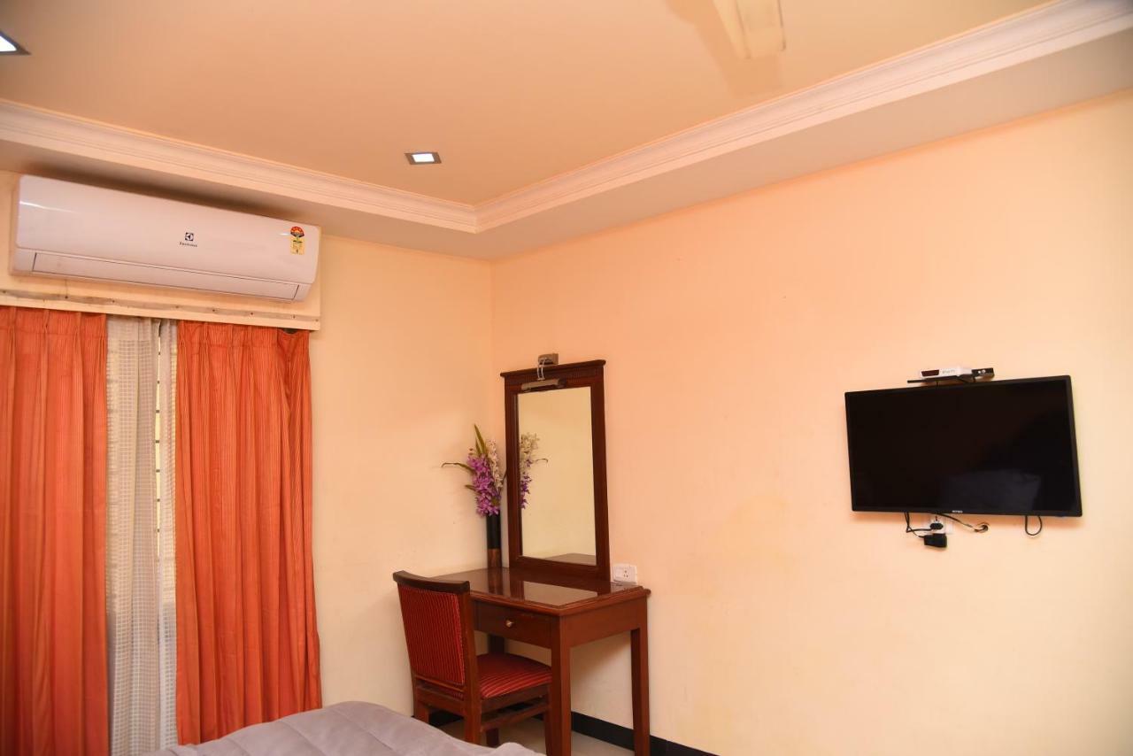 Hotel Subhalakshmi Palace Karaikkudi Luaran gambar