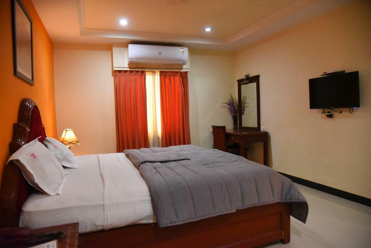 Hotel Subhalakshmi Palace Karaikkudi Luaran gambar